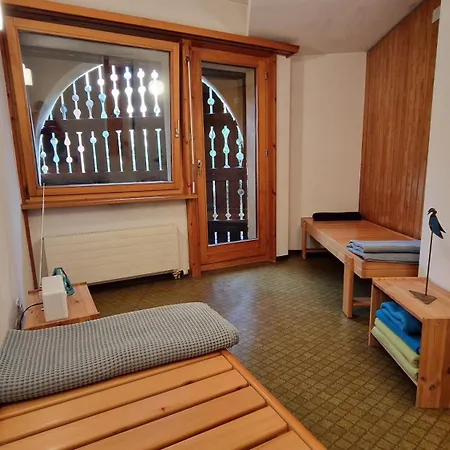 Chesa Bellaval, Haus La Vuolp 2,5-zimmerwohnung דירה